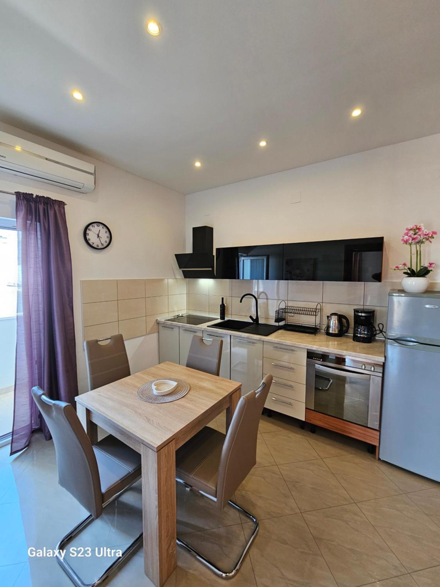 Apartmani Dianna Kaštela Exterior foto